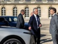 Présentation de la DS n°8 à Emmanuel Macron // Source : DS
