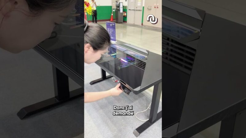 Un PC intégré à un BUREAU ?!