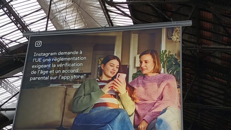 Instagram fait de la politique dans les gares : ses publicités ne manquent pas de culot