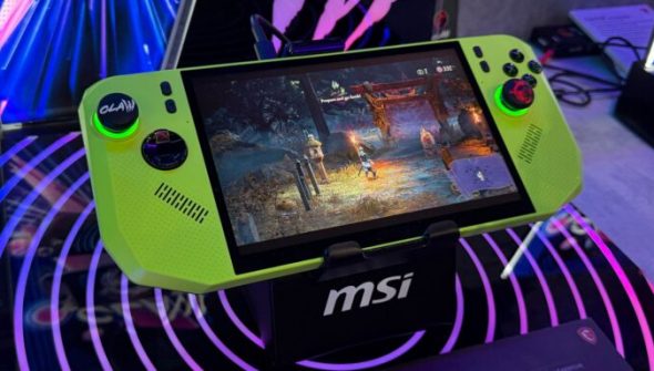 MSI Claw A8 en jaune. // Source : Numerama
