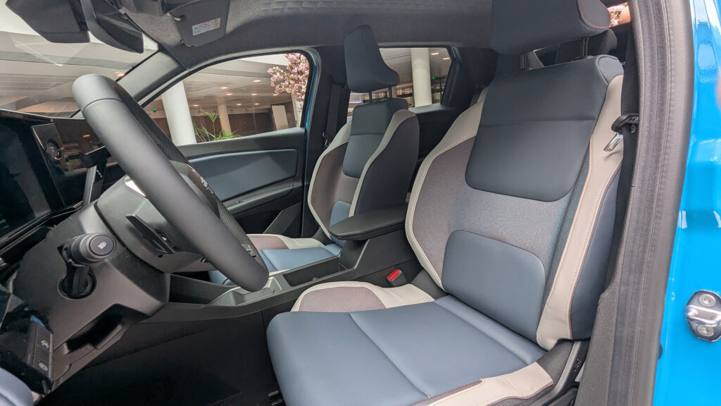 Intérieur de la Nissan Micra // Source : Raphaelle Baut pour Numerama