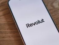 Revolut smartphone // Source : appshunter.io