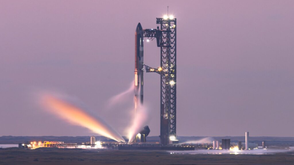 Starship prêt au décollage. // Source : Via X @ABernNYC (photo recadrée)
