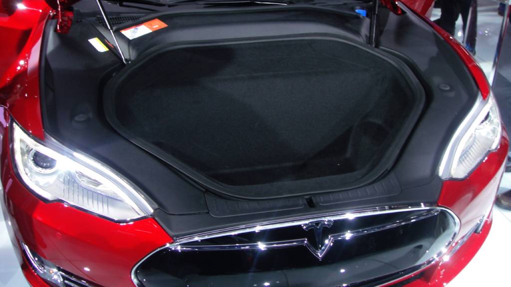 Frunk sur la première Tesla Model S // Source : Yahya S. - Wikimedia