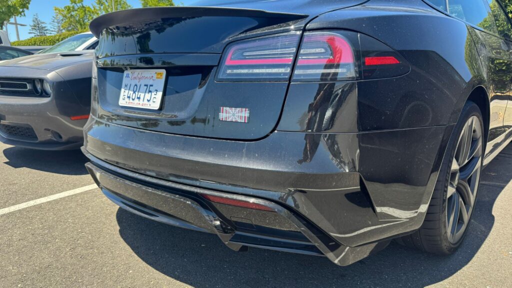 Un bouclier arrière plus agressif pour la Tesla Model S Plaid restylée // Source : The Kilowatts via X Un bouclier arrière plus agressif pour la Tesla Model S Plaid restylée // Source : The Kilowatts via X