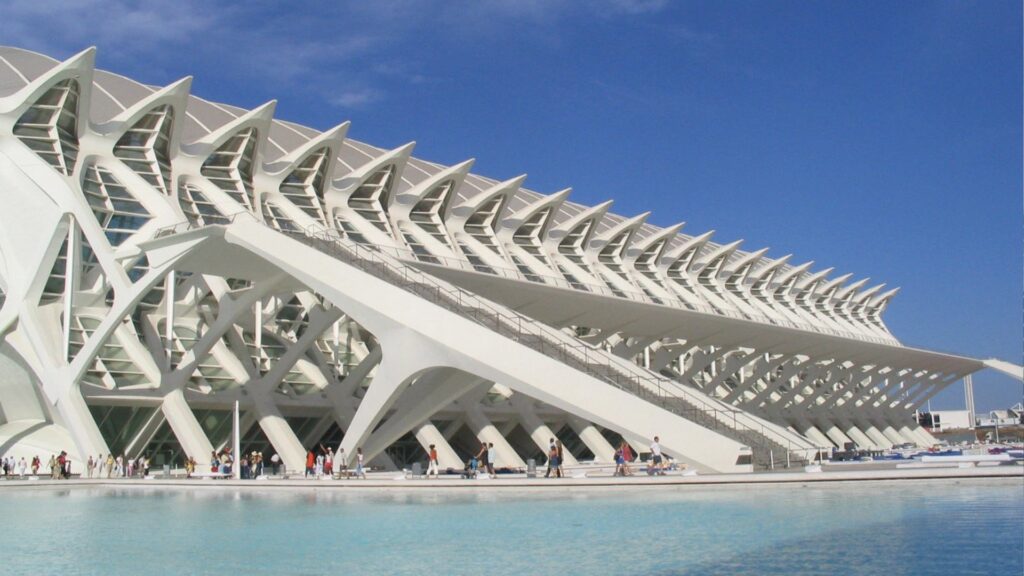 L'un des musées phares de la Cité des arts et des sciences à Valence. // Source : Aiolia del Leone / GPL, Wikimédias