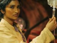 Varada Sethu dans le rôle de Belinda Chandra, dans Doctor Who. // Source : BBC/Disney+