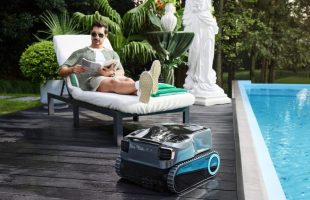 Robot de piscine : nettoyer sa piscine sans effort, c’est possible et ce constructeur le prouve