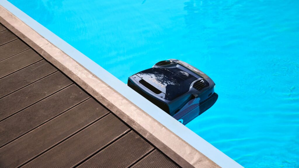 Scuba X1 Pro Max d’Aiper nettoie la surface, chose rare. // Source : Aiper