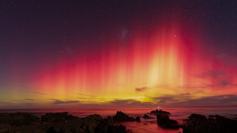 Voici les photos les plus splendides des aurores boréales de dimanche dans le monde