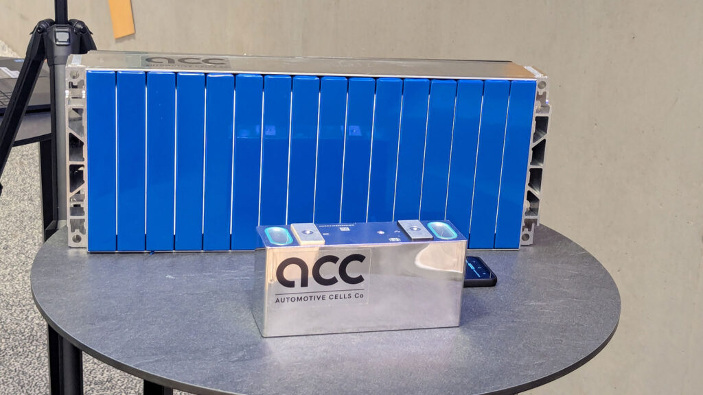 Batterie ACC de la DS N°8 // Source : Raphaelle Baut pour Numerama
