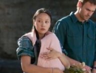 Yerin Ha et Charlie Vickers dans Les Survivants // Source : Netflix
