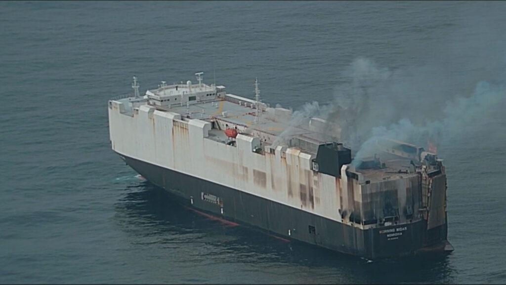 Cargo Morning Midas en feu  // Source : U.S. Coast Guard