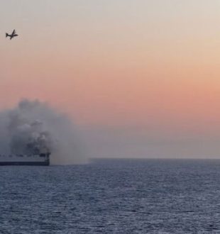 Cargo Morning Midas en feu  // Source : U.S. Coast Guard