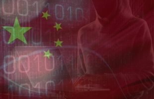 Comment la Chine sème ses pièges ? Ce rapport dévoile une campagne d’infiltration cyber sans précédent // Source : Montage Numerama
