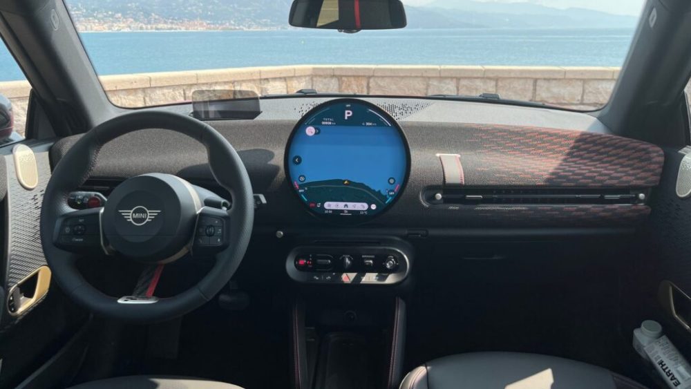 La Mini John Cooper Works E // Source : Robin San Vicente pour Numerama