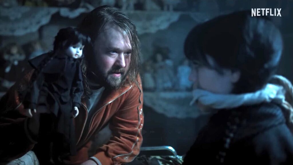 Haley Joel Osment dans la saison 2 de Mercredi // Source : Netflix
