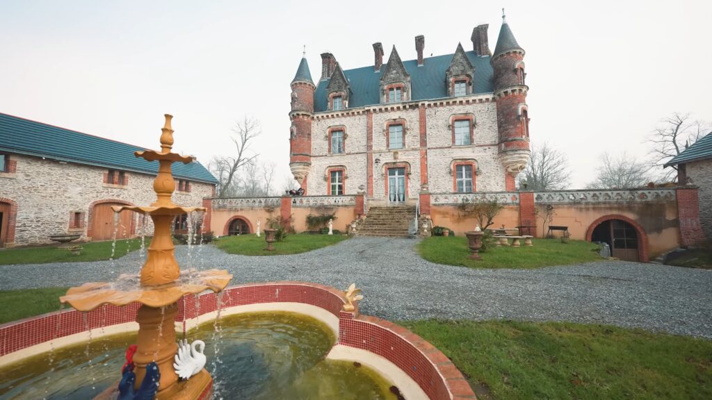 Le Château de la Colette // Source : Capture Numerama via Lulu ronce de noyer sur YouTube