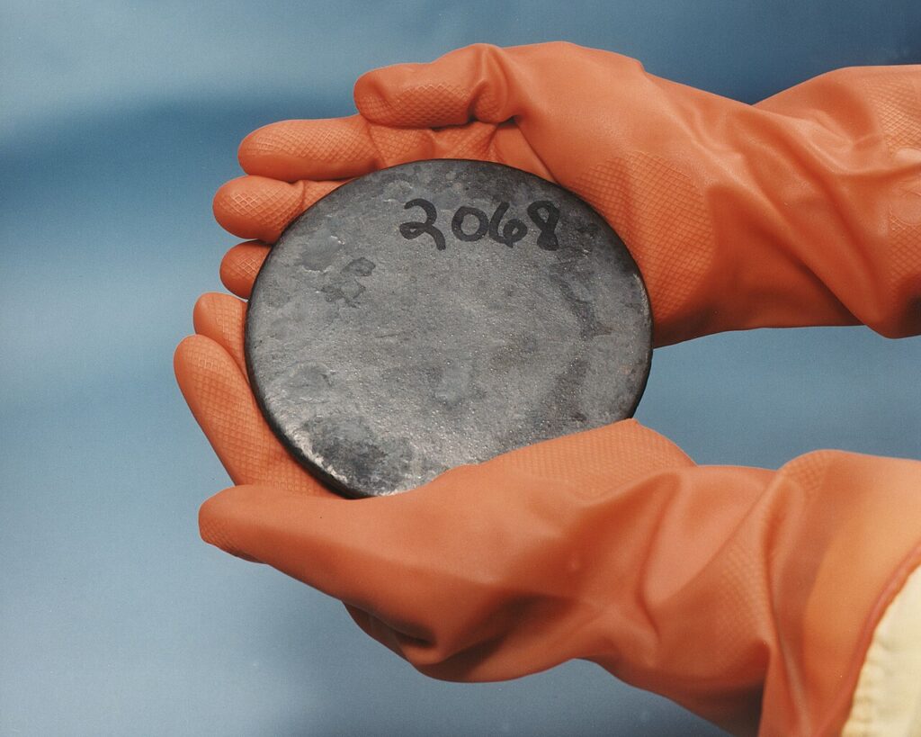 Lingot d'uranium enrichi Lingot d'uranium enrichi