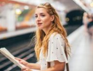 Une personne dans le métro. // Source : Canva