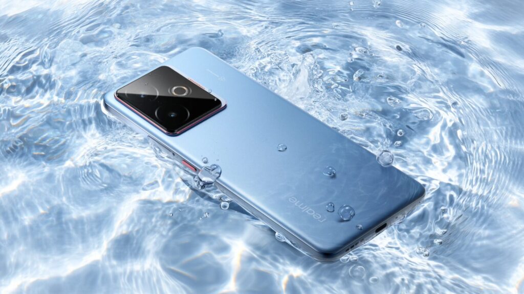 Le Realme GT 7T 5G est certifié IP69 et résiste à l'eau // Source : Realme