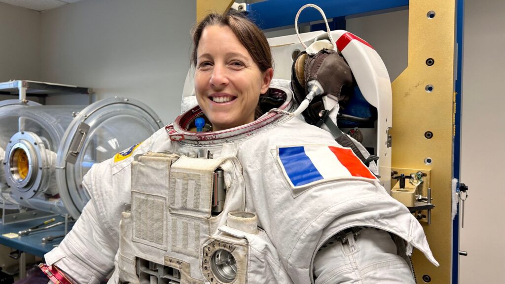 Sophie Adenot pendant son entraînement à Houston. // Source : Via X @Soph_astro Sophie Adenot pendant son entraînement à Houston. // Source : Via X @Soph_astro