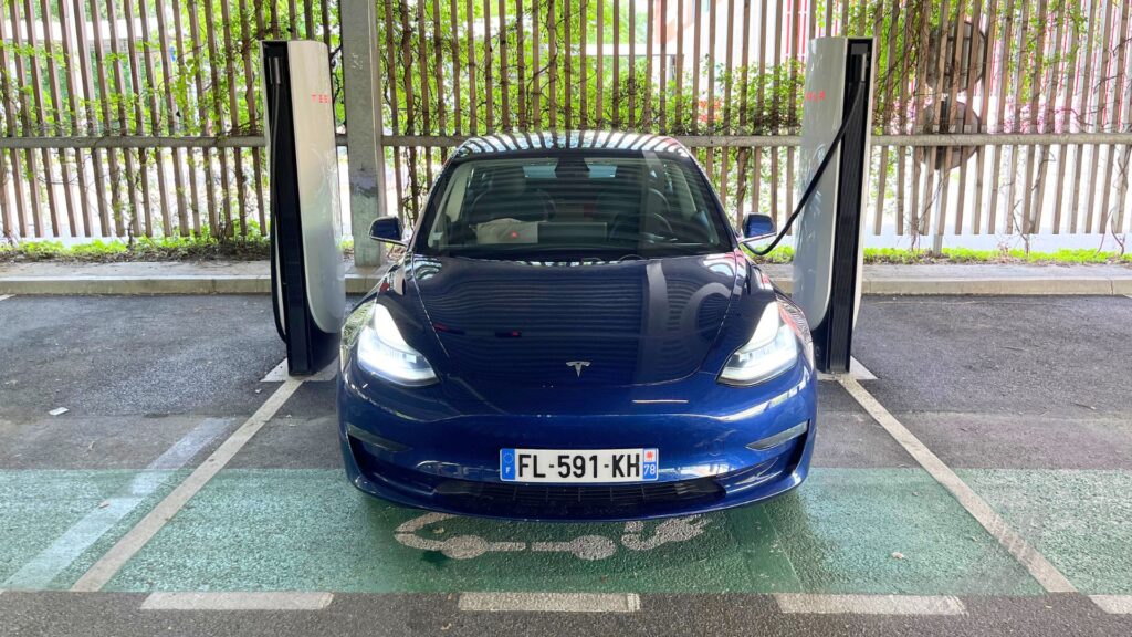 Une Tesla Model 3 d'occasion, ça vaut quoi ? // Source : Robin San Vicente pour Numerama