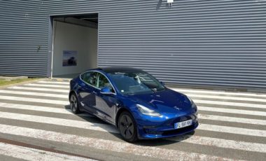 Une Tesla Model 3 d'occasion, ça vaut quoi ? // Source : Robin San Vicente pour Numerama