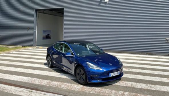 Une Tesla Model 3 d'occasion, ça vaut quoi ? // Source : Robin San Vicente pour Numerama
