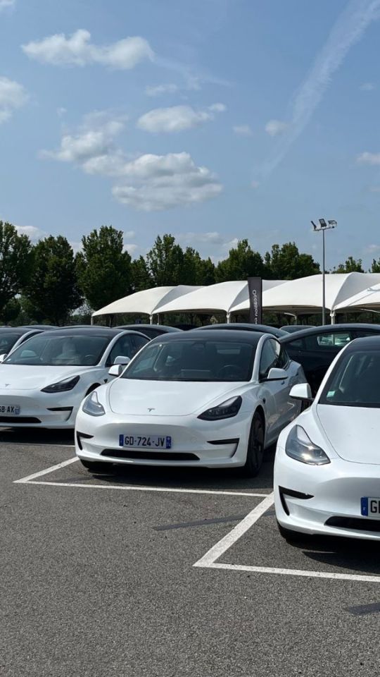 Une Tesla Model 3 d'occasion, ça vaut quoi ? // Source : Robin San Vicente pour Numerama