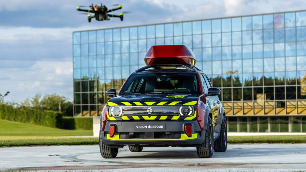 Concept Vision 4Rescue avec la base de son drone intégré au toit // Source : Renault