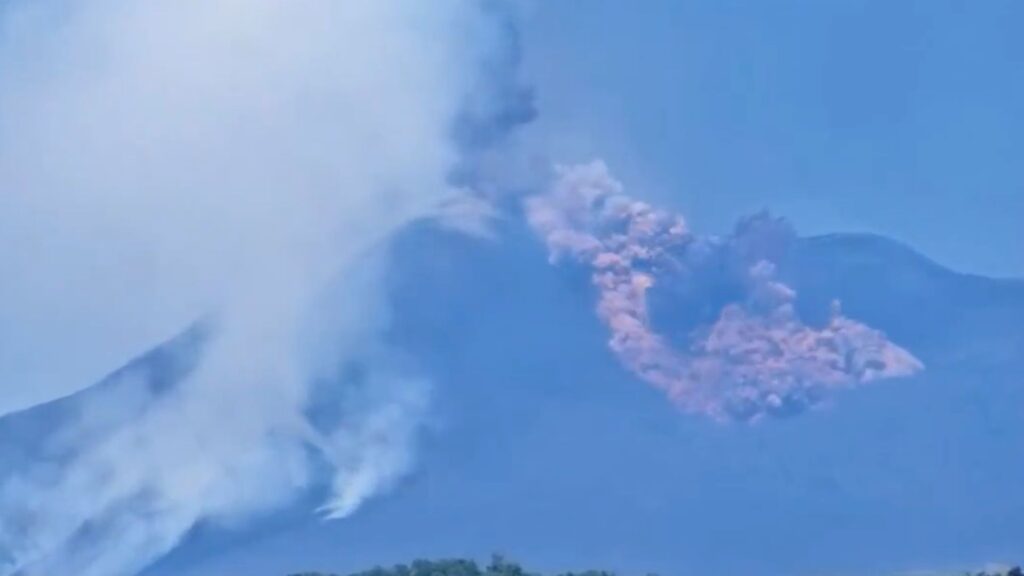 La coulée pyroclastique de l'Etna. // Source : Via X @GeoTales_ (capture d'écran)