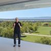 Tim Cook dans l'Apple Park lors de la WWDc 2025 // Source : Apple