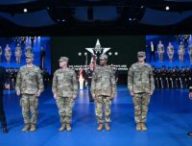 Le secrétaire de l’Armée, Dan Driscoll, s’adresse au public lors d’une cérémonie de mise en service du détachement 201 : le Corps exécutif d’innovation (EIC) de l’Armée, à Conmy Hall, Joint Base Myer-Henderson Hall, en Virginie, le 13 juin 2025. L’EIC de l’Armée est une initiative qui intègre des cadres dirigeants du secteur technologique au service actif au sein de la Réserve de l’Armée. (Photo de l’U.S. Army par Leroy Council) // Domaine public