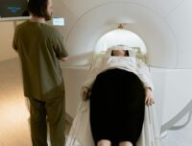 Patient dans une machine IRM // Source : Pexels_Mart Production