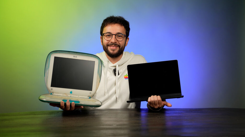 Entre l'iBook de 1999 et le MacBook Pro de 2025, l'époque a changé. Entre l'iBook de 1999 et le MacBook Pro de 2025, l'époque a changé.