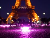 Un drone du 14 juillet à la Tour Eiffel. // Source : Numerama