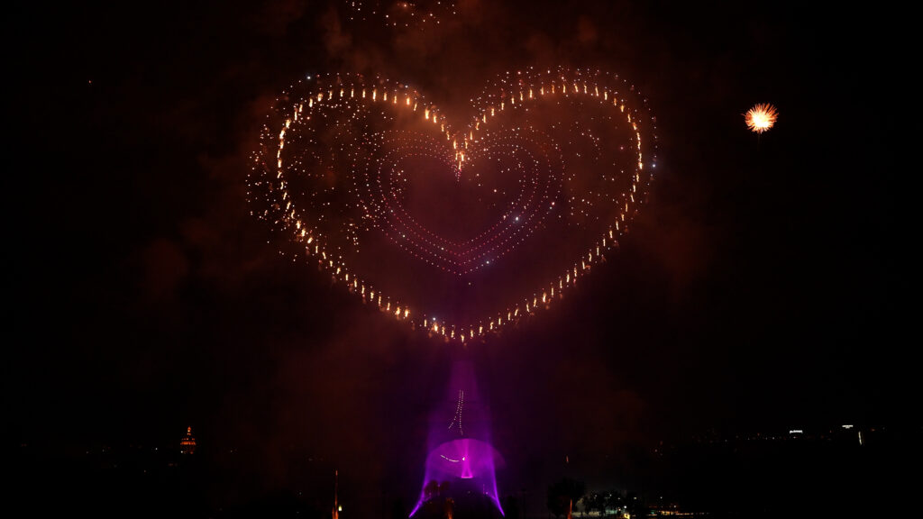 La Tour Eiffel le 14 juillet. // Source : Numerama La Tour Eiffel le 14 juillet. // Source : Numerama