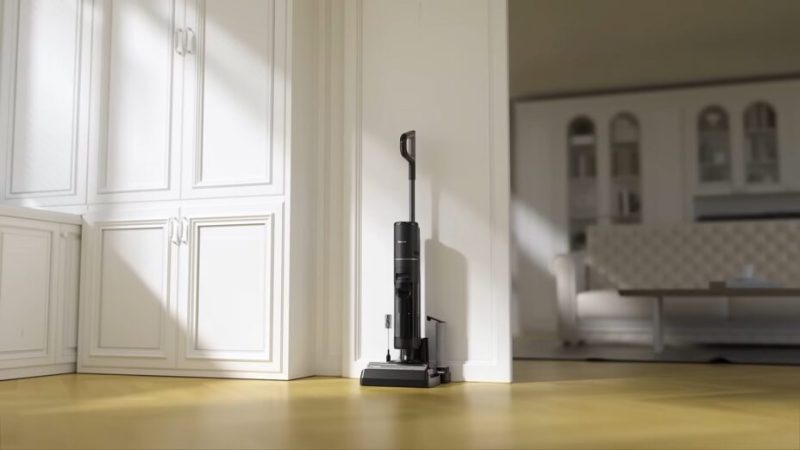 Pour un peu plus de 200 €, cet appareil aspire et lave le sol en même temps
