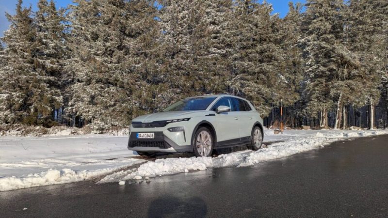 500 km en Skoda Elroq : peut-il détrôner le Tesla Model Y ?