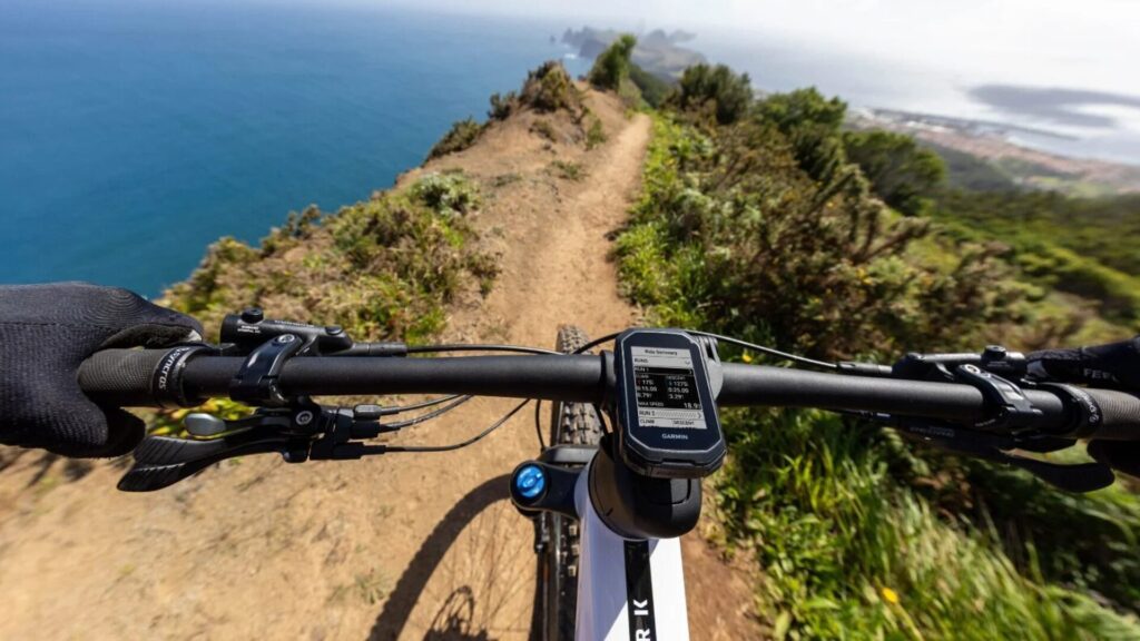 Le compteur Garmin Edge 1050 en action // Source : Garmin