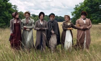 La famille Bennet (presque) au grand complet dans Orgueil et Préjugés // Source : Netflix