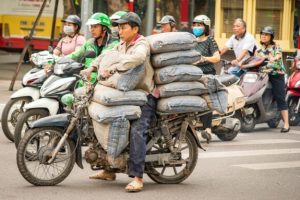 Le scooter est légion au Vietnam // Source : fransteddy via Pixabay
