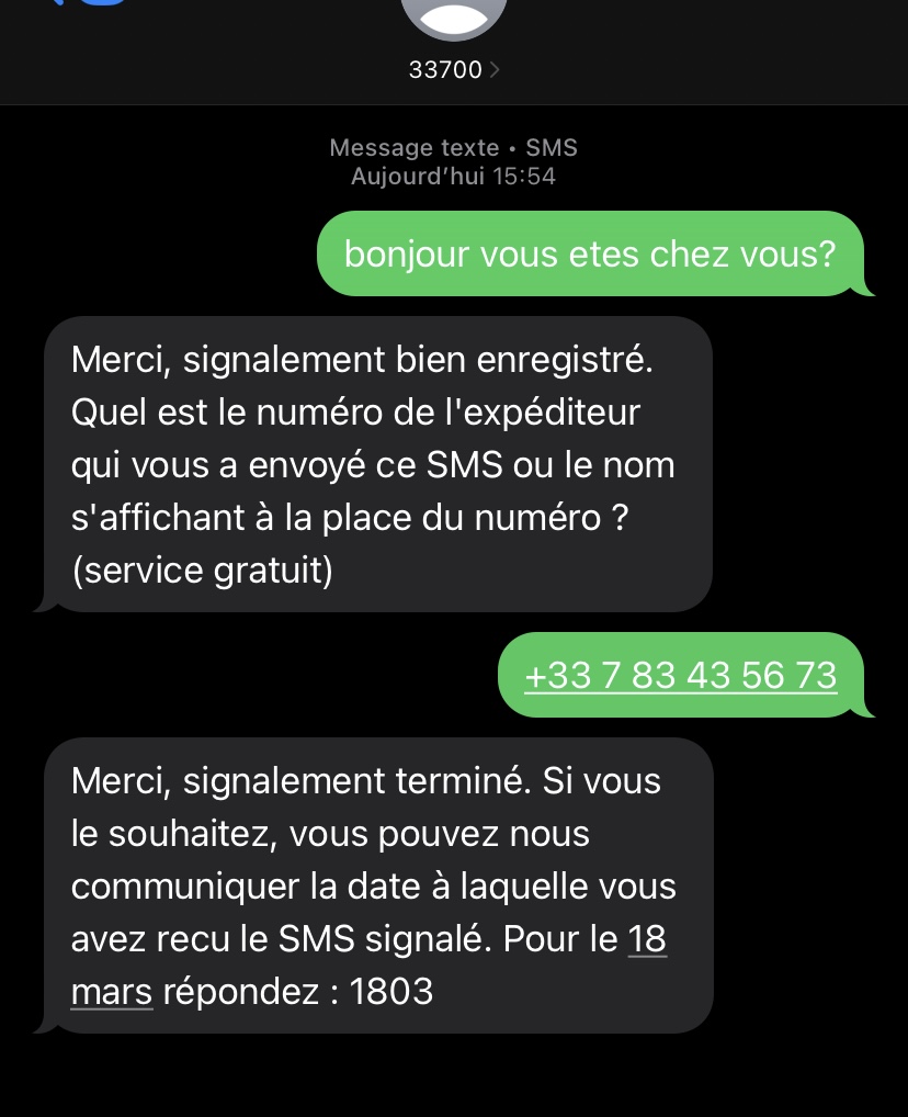 Lorsque vous recevez un spam par SMS, transférez-le au numéro 33700, sans commentaires. Vous recevrez alors un message du 33700 vous invitant à compléter un signalement. // Source : CNIL