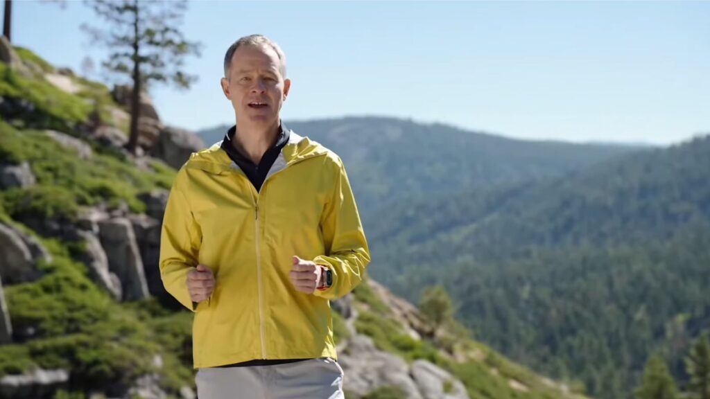 Jeff Williams lors de l'annonce de l'Apple Watch Ultra. // Source : Apple Jeff Williams lors de l'annonce de l'Apple Watch Ultra. // Source : Apple