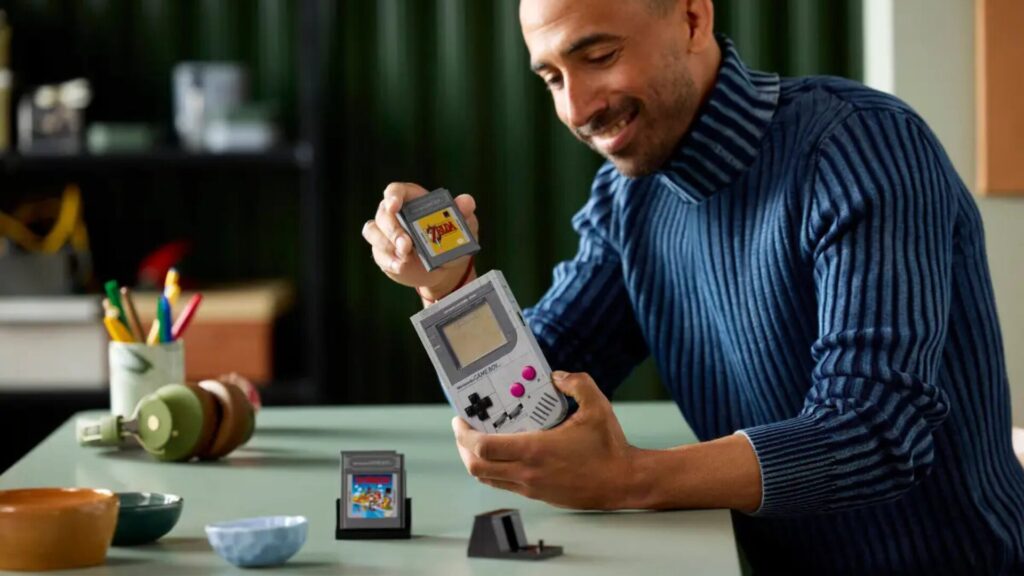 Le Lego Game Boy // Source : Lego Le Lego Game Boy // Source : Lego