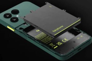 La batterie du Fairphone 6 s'enlève facilement // Source : Fairphone