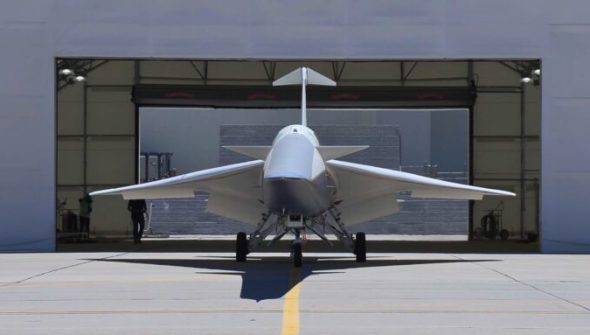 L'avion X-59 en mouvement. // Source : Capture YouTube  NASA Armstrong Flight Research Center