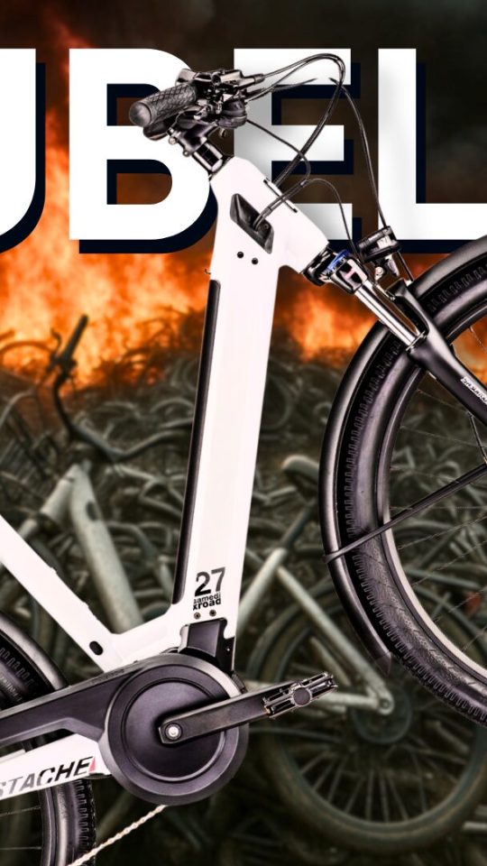 10 000 km à vélo électrique // Source : Montage Numerama