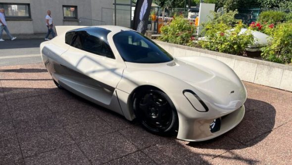 La start-up Facteur Dix a présenté son concept de voiture électrique du futur LINE // Source : Robin San Vicente pour Numerama
